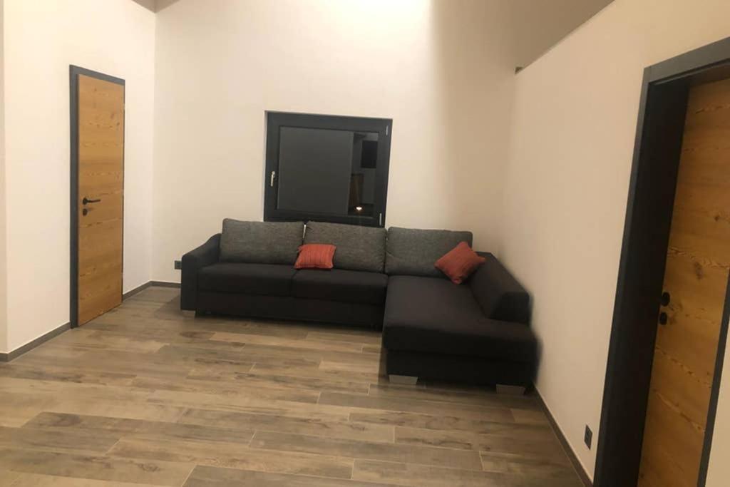Grand Avec Terrasse à Chez-les-reuses Apartamento *
