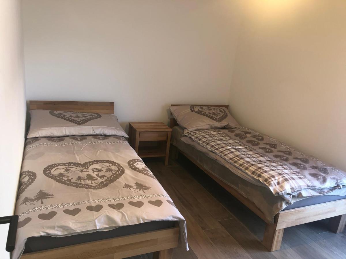 Grand Avec Terrasse à Chez-les-reuses Apartamento Orsières