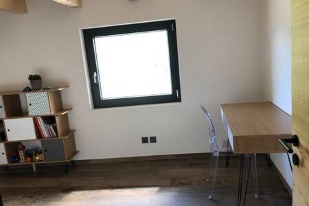 Apartamento Grand Avec Terrasse à Chez-les-reuses